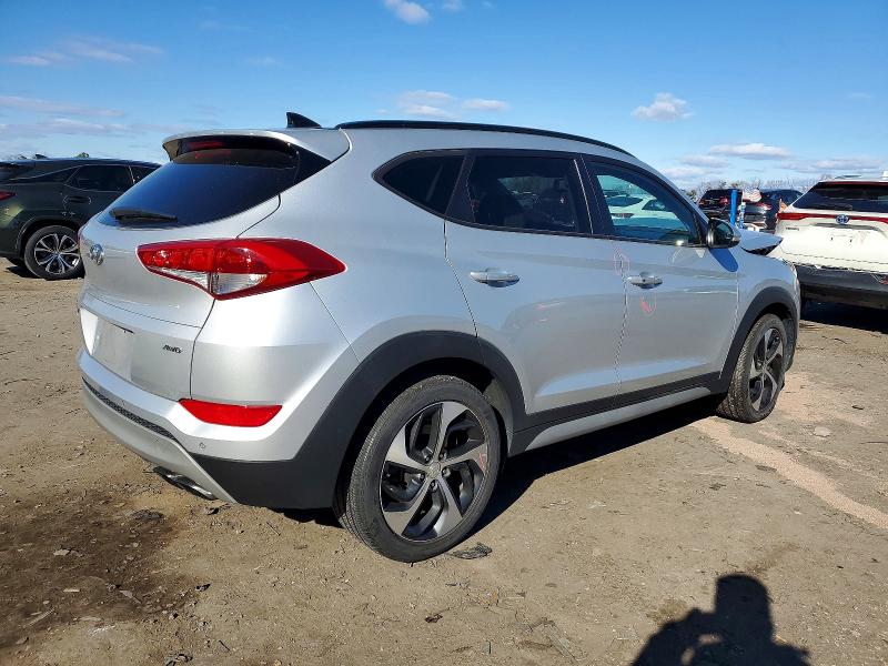 Фото 3 - HYUNDAI TUCSON