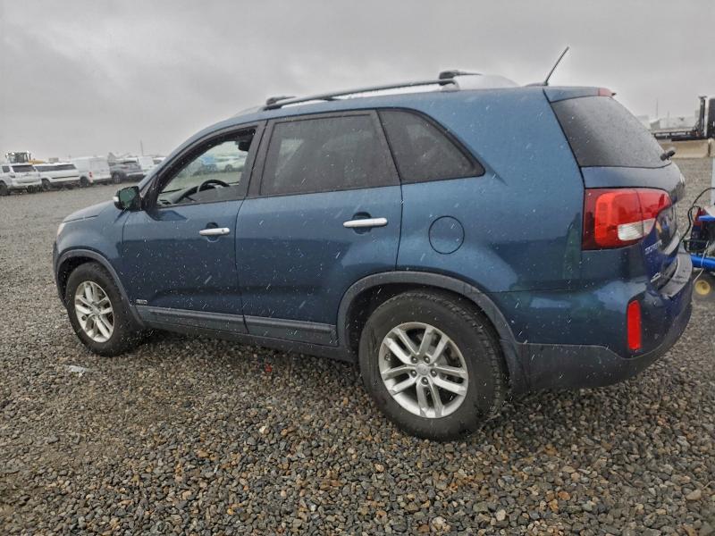 Фото 2 - KIA SORENTO