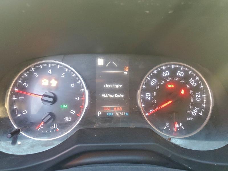 Фото 9 - TOYOTA RAV4