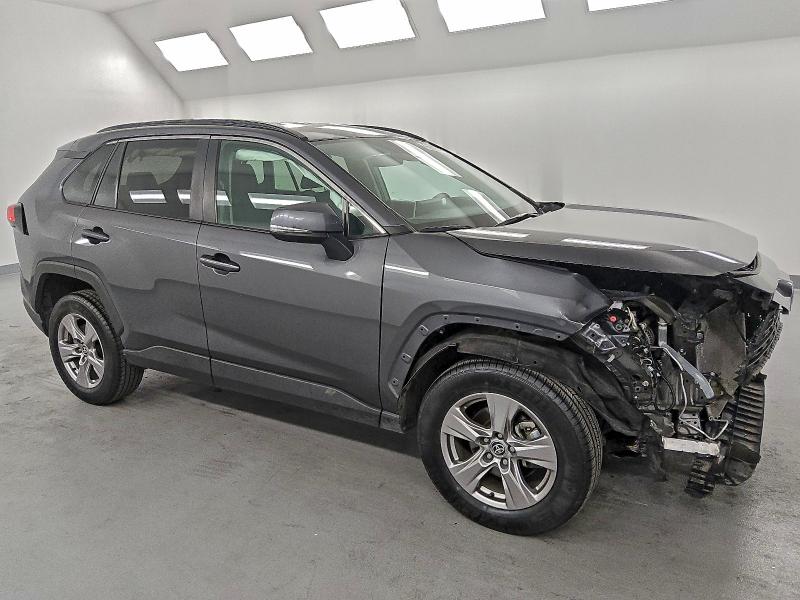 Фото 4 - TOYOTA RAV4