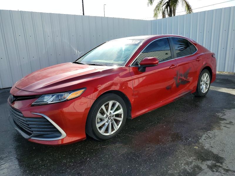 Фото 1 - TOYOTA CAMRY