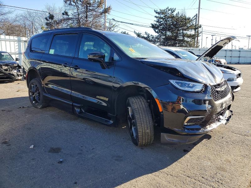 Фото 4 - CHRYSLER PACIFICA