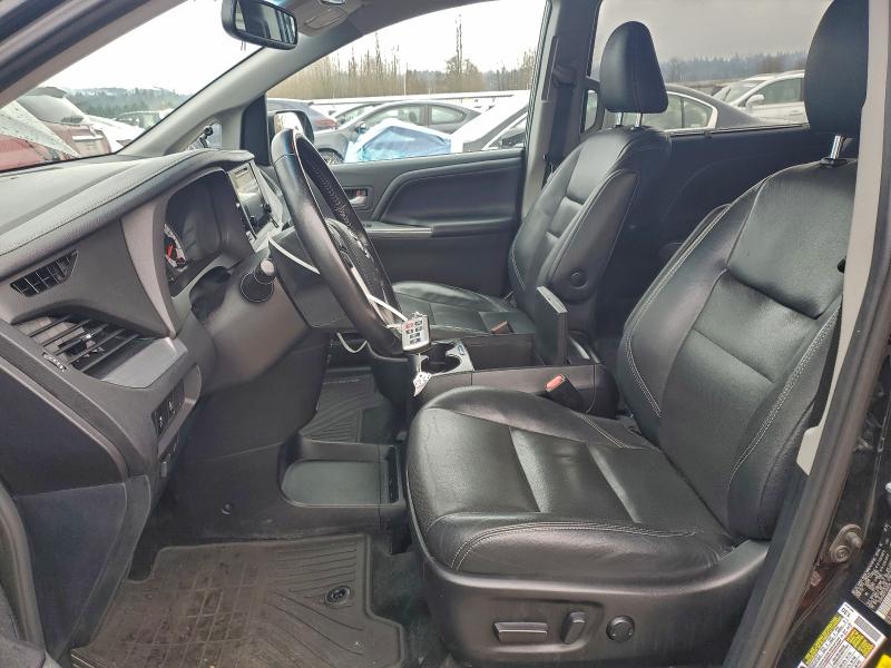 Фото 7 - TOYOTA SIENNA