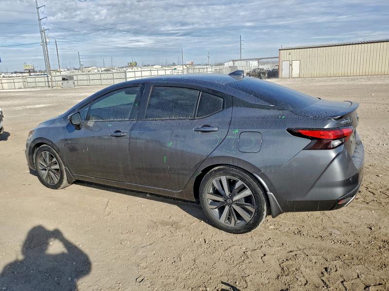 Фото 2 - NISSAN VERSA