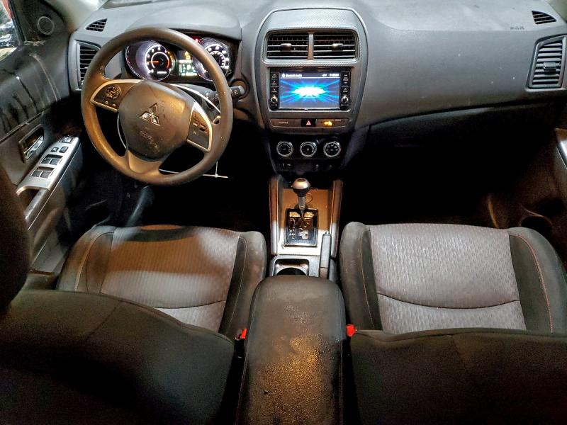 Фото 8 - MITSUBISHI OUTLANDER