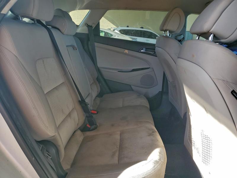 Фото 10 - HYUNDAI TUCSON