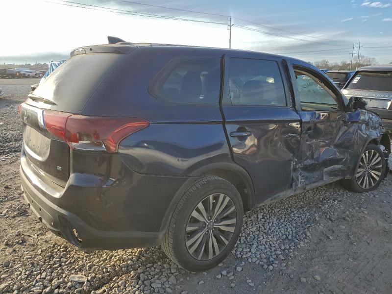 Фото 3 - MITSUBISHI OUTLANDER