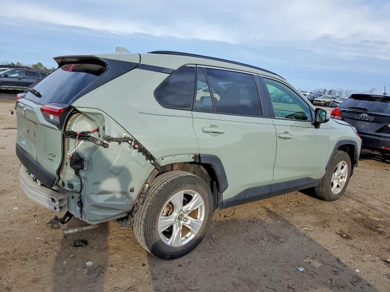 Фото 3 - TOYOTA RAV4