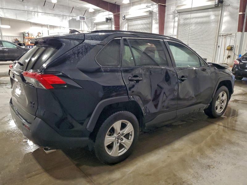 Фото 3 - TOYOTA RAV4