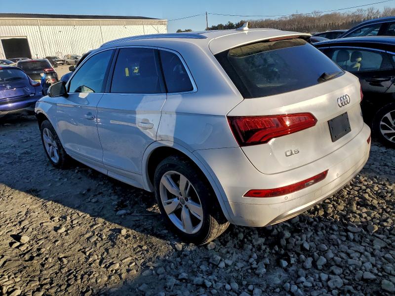 Фото 2 - AUDI Q5