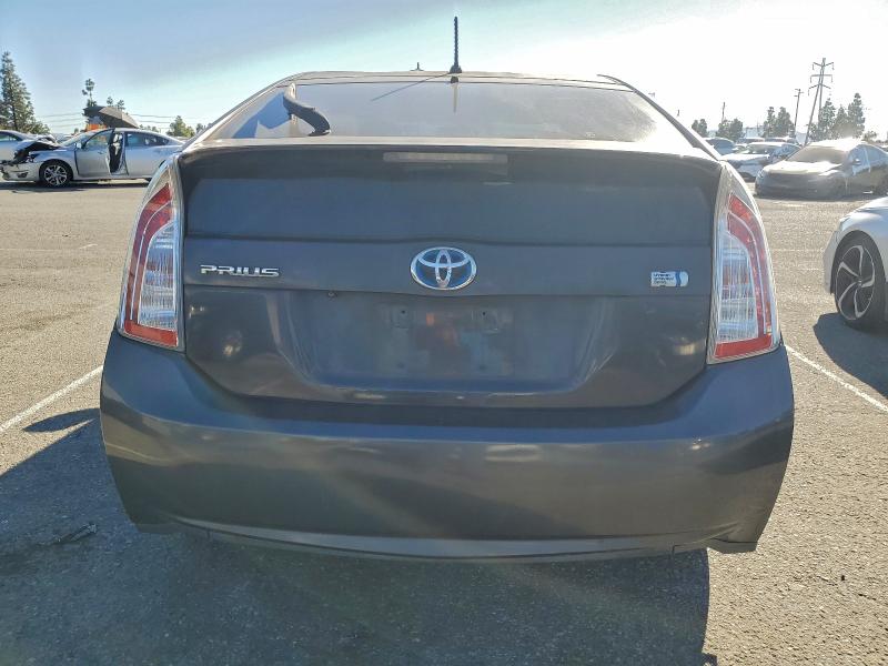 Фото 6 - TOYOTA PRIUS