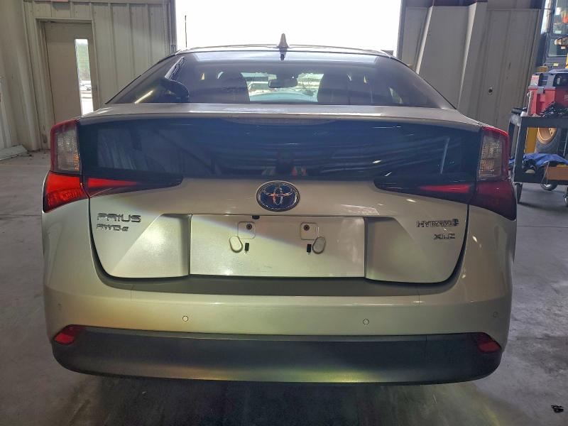 Фото 6 - TOYOTA PRIUS