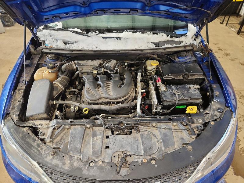 Фото 11 - CHRYSLER 200