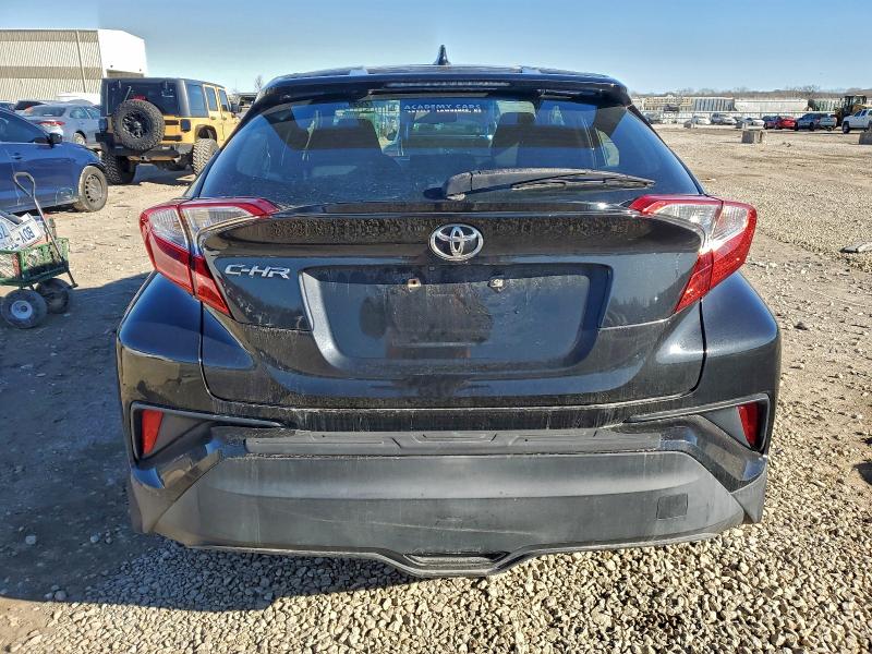 Фото 6 - TOYOTA C-HR