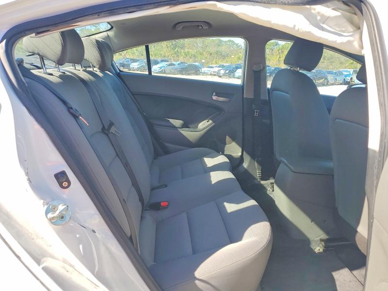 Фото 10 - KIA FORTE