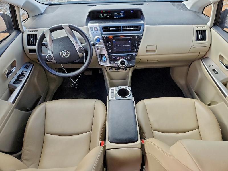 Фото 8 - TOYOTA PRIUS