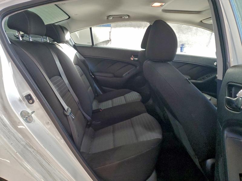 Фото 10 - KIA FORTE