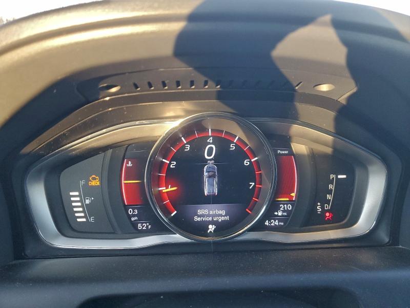 Фото 9 - VOLVO XC60