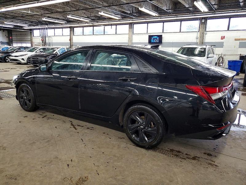 Фото 2 - HYUNDAI ELANTRA