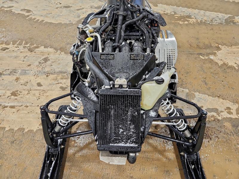 ARCTIC-CAT SNOWMOBILE 2014