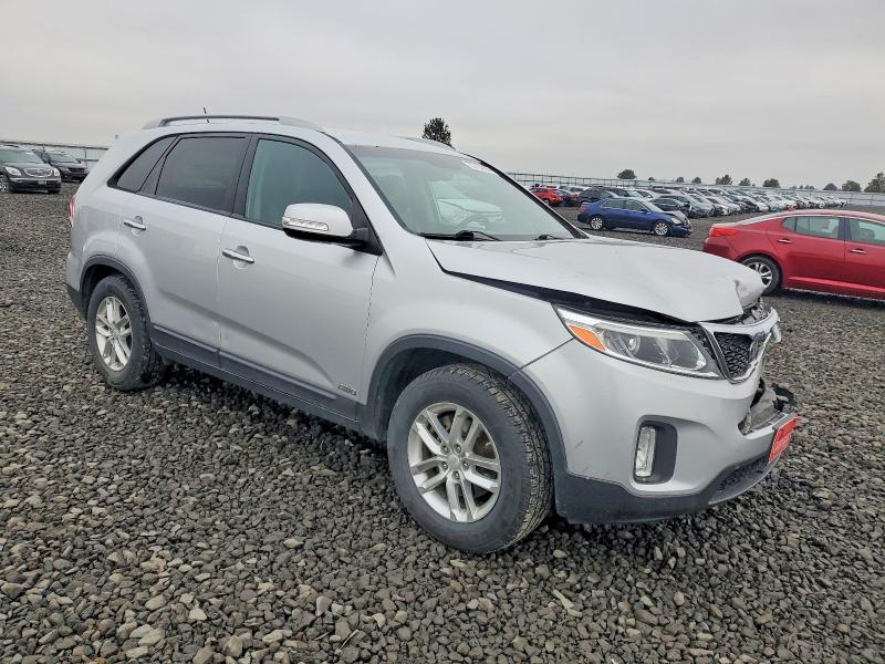 Фото 4 - KIA SORENTO