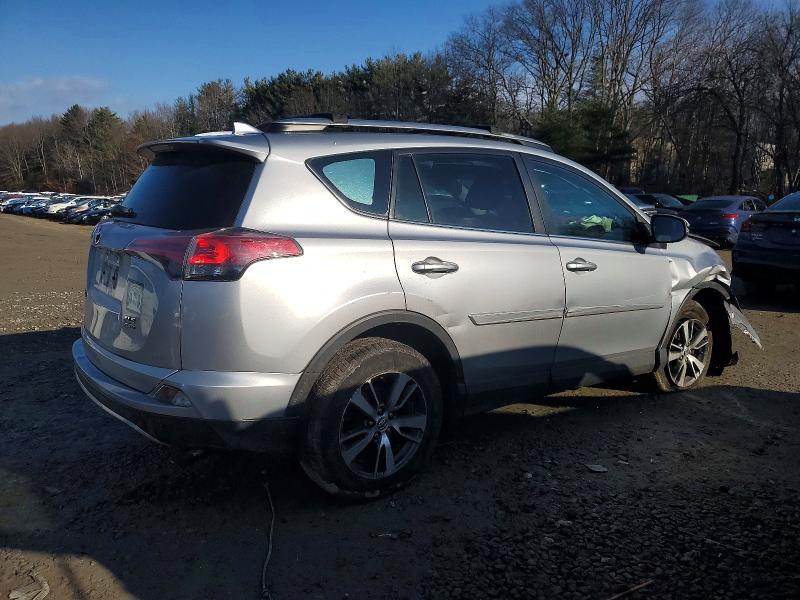 Фото 3 - TOYOTA RAV4