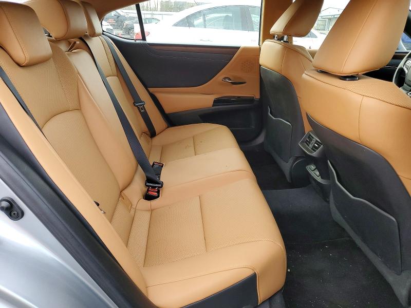 Фото 10 - LEXUS ES350