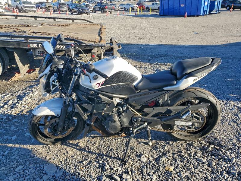 YAMAHA FZ600-800 2009