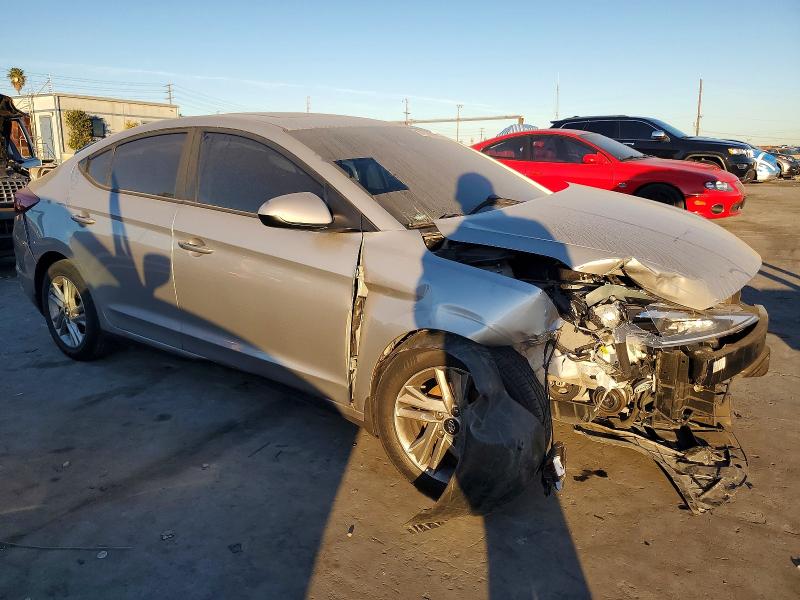 Фото 4 - HYUNDAI ELANTRA