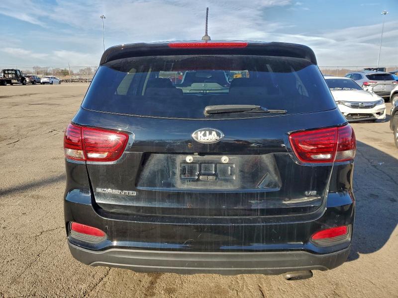 Фото 6 - KIA SORENTO