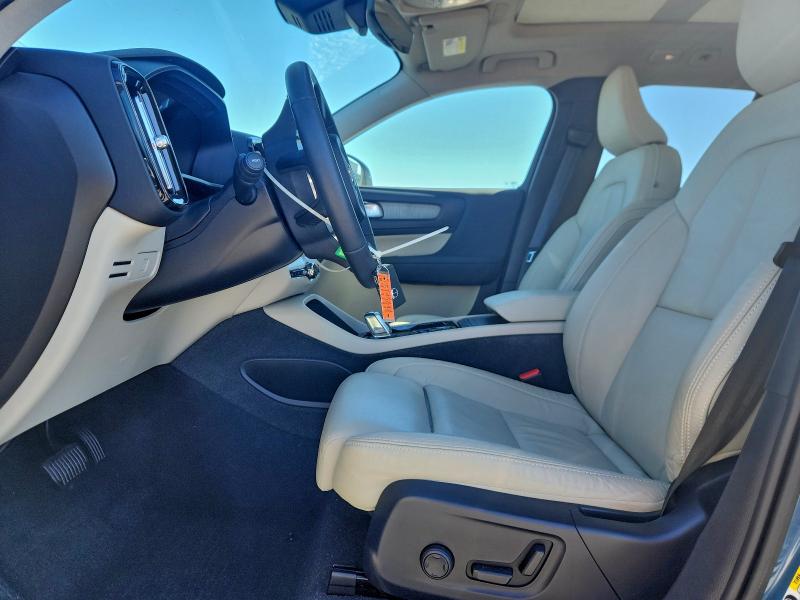 VOLVO XC40 PLUS 2023 VIN YV4L12UE4P2012577