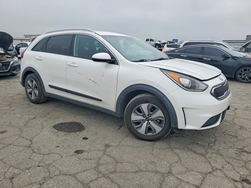 Фото 4 - KIA NIRO