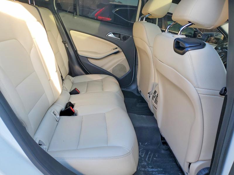 Фото 11 - MERCEDES-BENZ GLA-CLASS