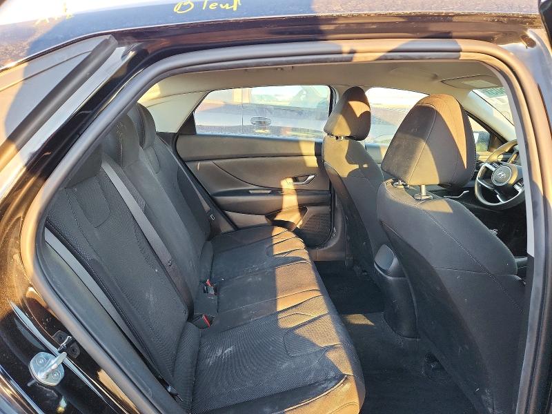 Фото 10 - HYUNDAI ELANTRA