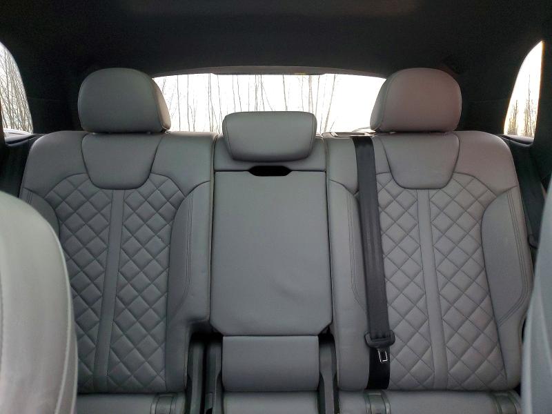 Фото 10 - AUDI SQ5