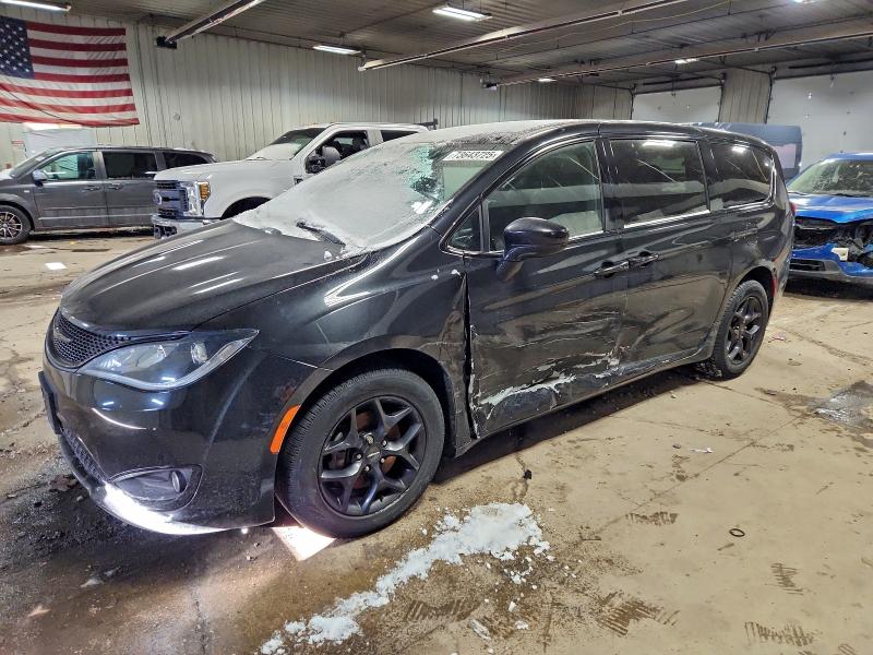 Фото 1 - CHRYSLER PACIFICA