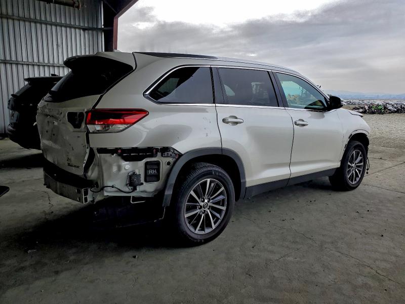 Фото 3 - TOYOTA HIGHLANDER