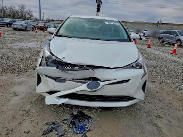 Фото 5 - TOYOTA PRIUS