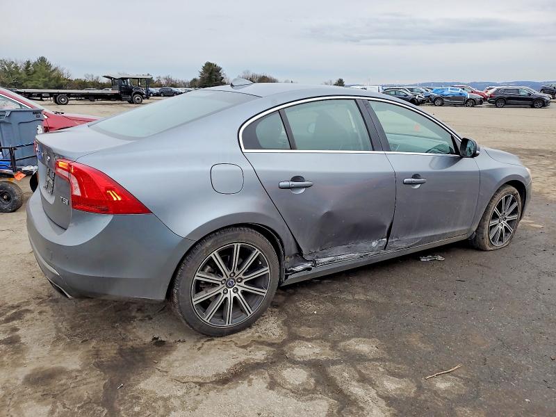 Фото 3 - VOLVO S60