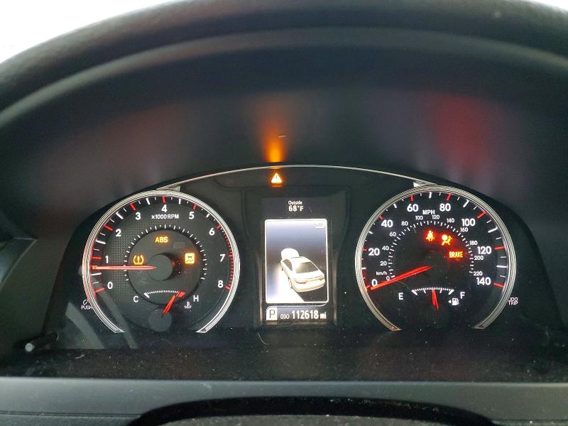 Фото 9 - TOYOTA CAMRY