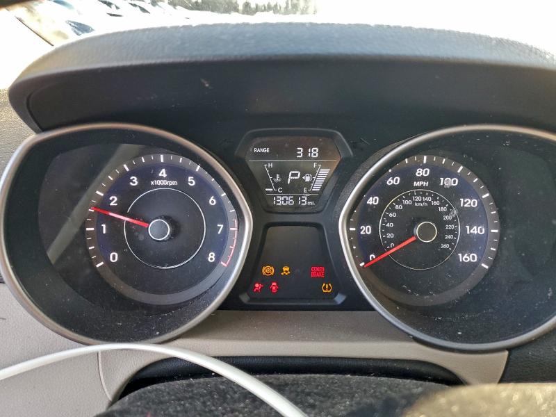 Фото 9 - HYUNDAI ELANTRA