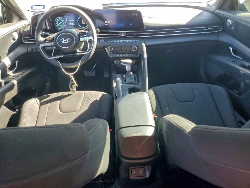 Фото 8 - HYUNDAI ELANTRA