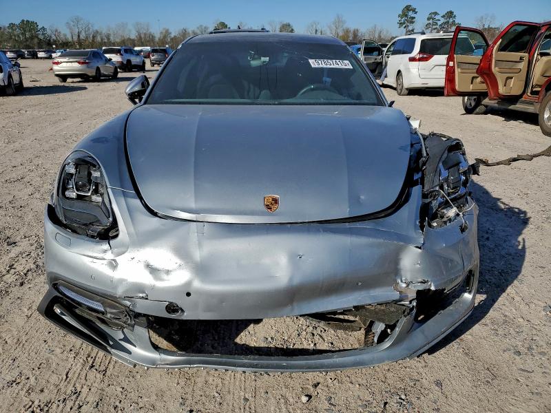 Фото 5 - PORSCHE PANAMERA