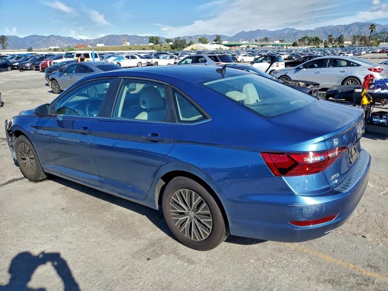 Фото 2 - VOLKSWAGEN JETTA