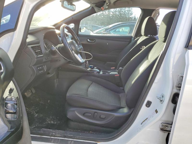 Фото 7 - NISSAN LEAF