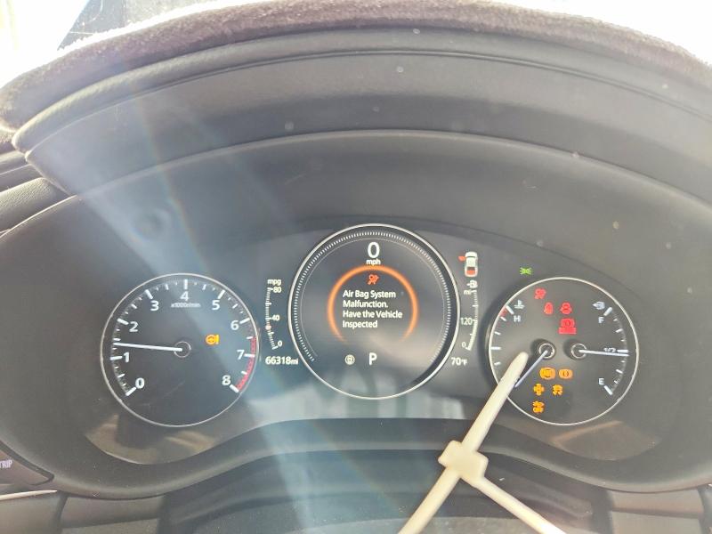 Фото 9 - MAZDA 3