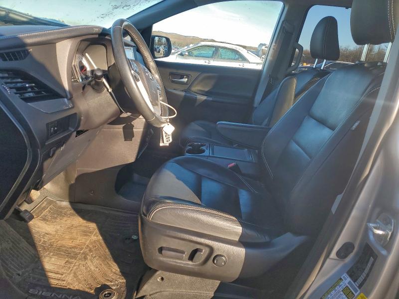 Фото 7 - TOYOTA SIENNA