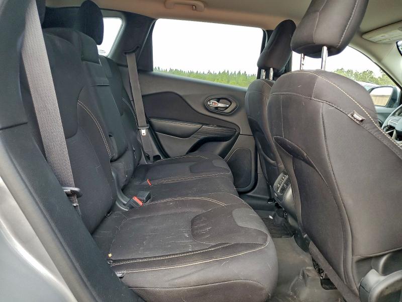 Фото 11 - JEEP GRAND CHER