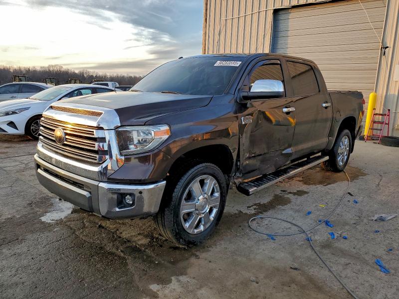 Фото 1 - TOYOTA TUNDRA