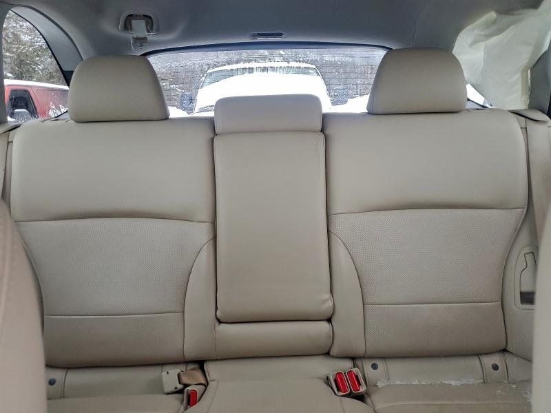 Фото 10 - SUBARU OUTBACK